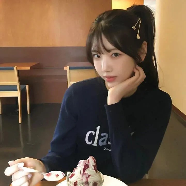 战地女护士海报